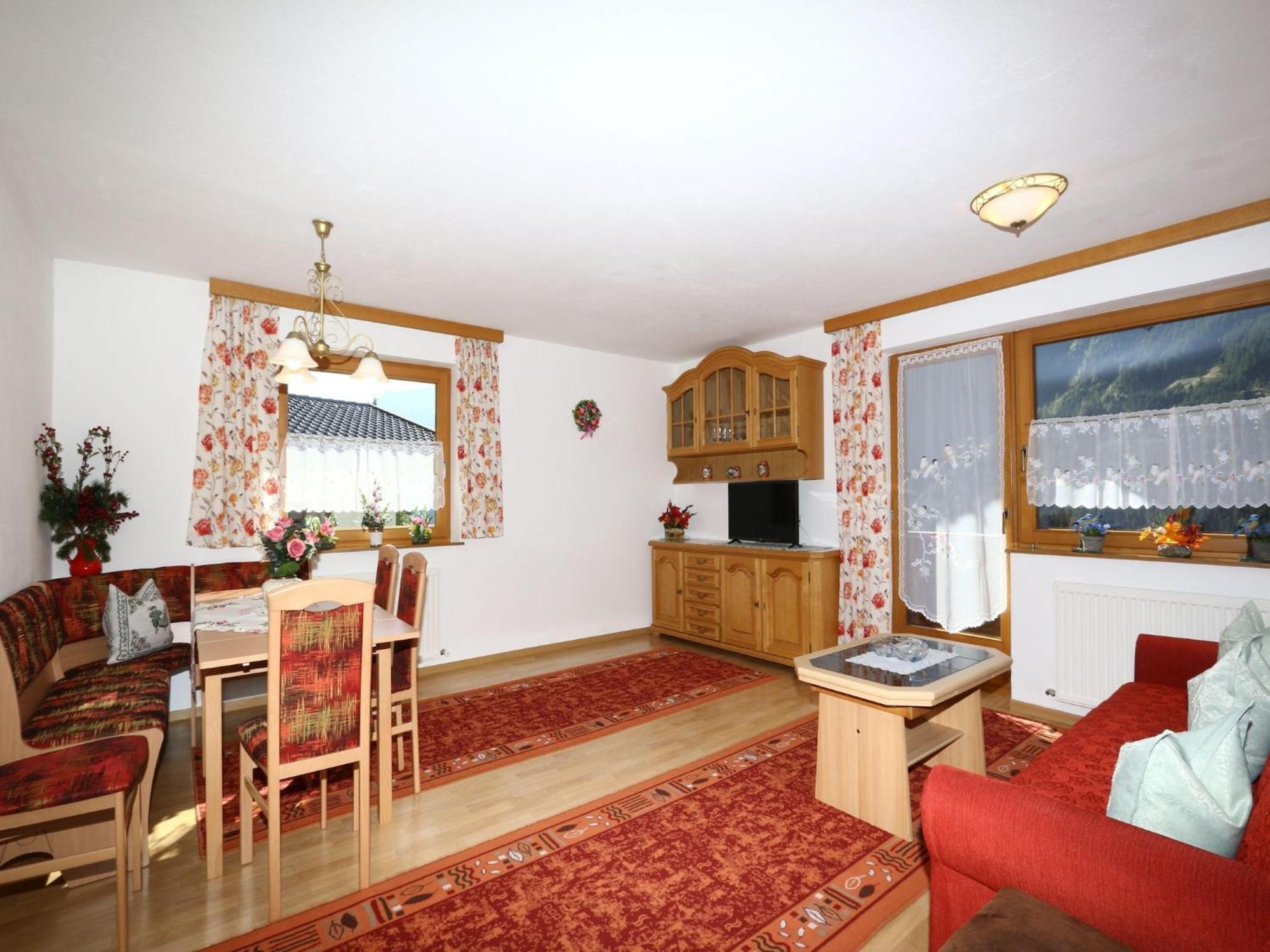 Apartment In Mayrhofen With A Balcony المظهر الخارجي الصورة