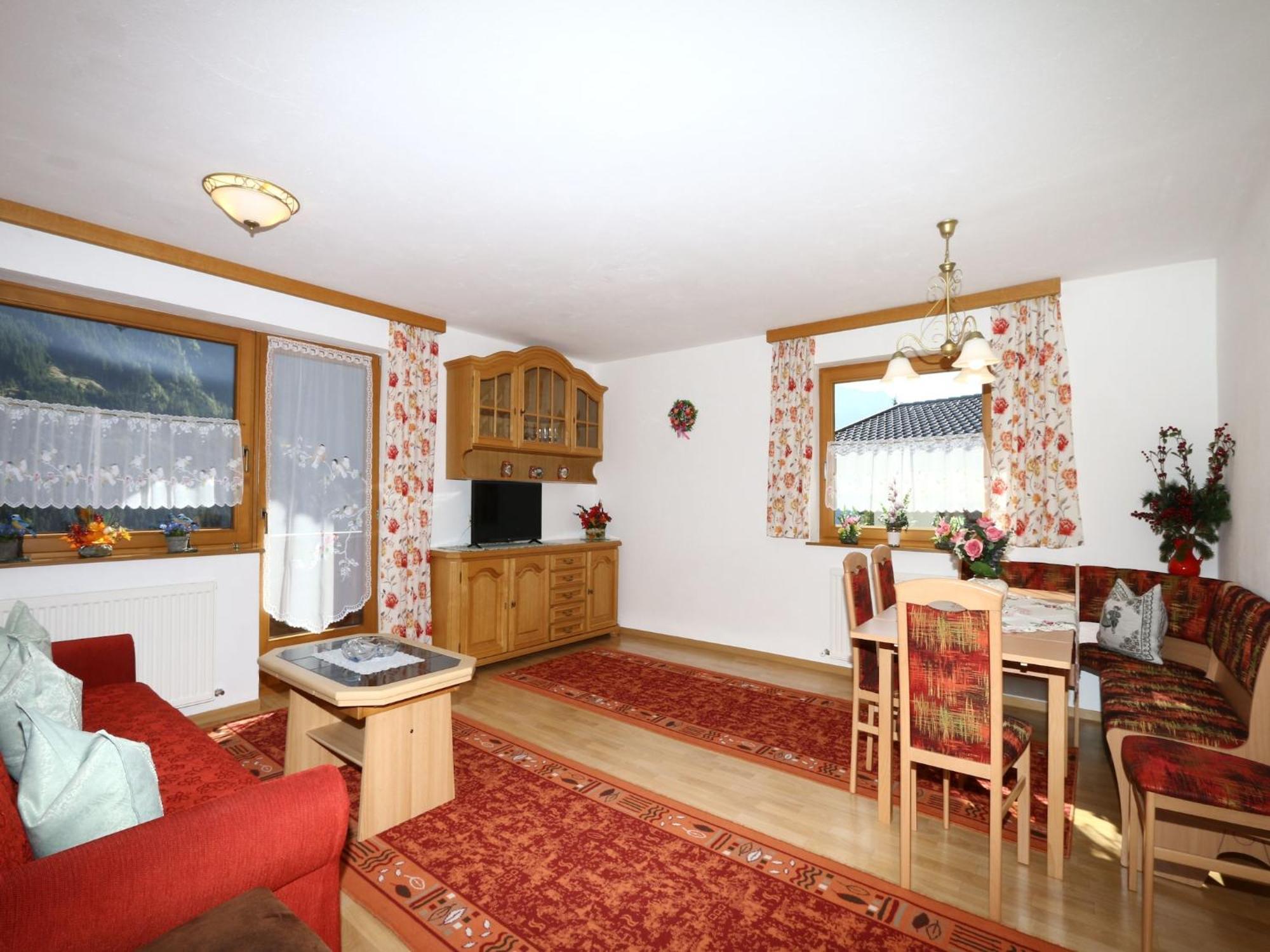 Apartment In Mayrhofen With A Balcony المظهر الخارجي الصورة