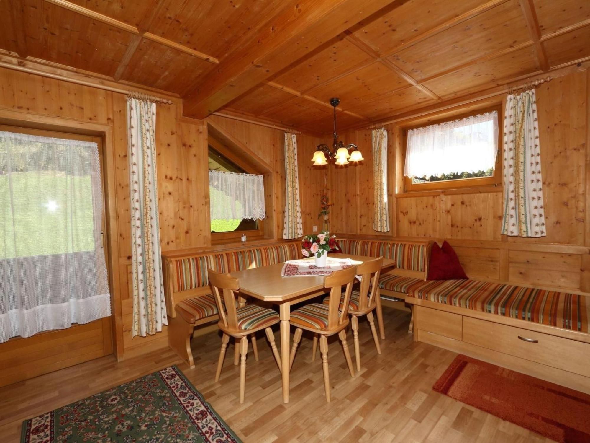 Apartment In Mayrhofen With A Balcony المظهر الخارجي الصورة
