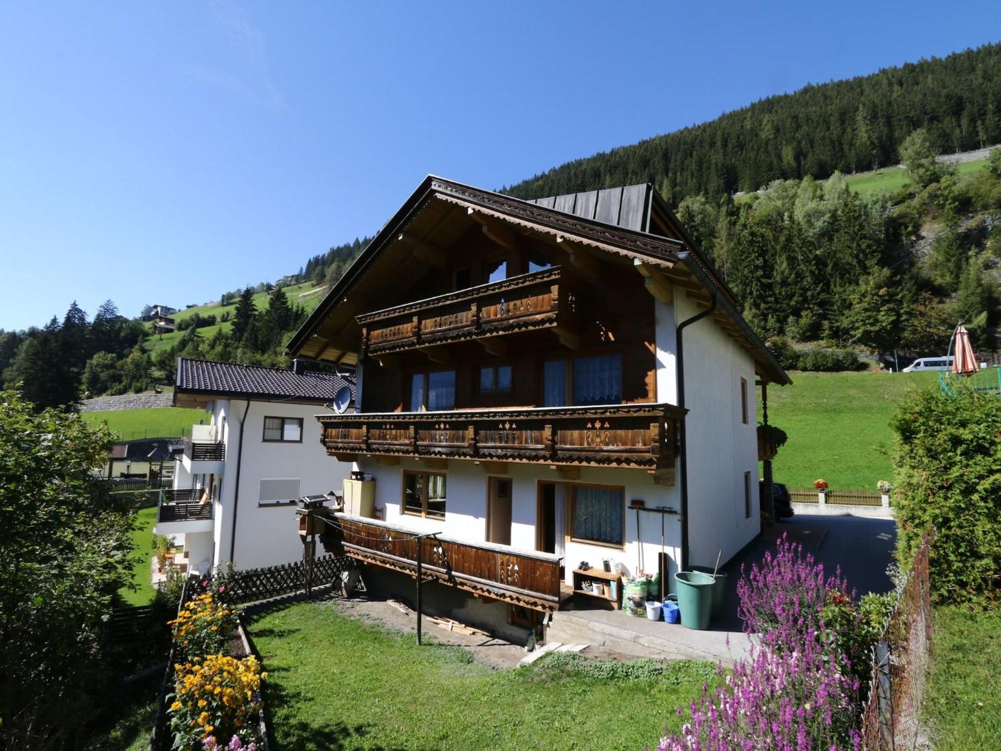Apartment In Mayrhofen With A Balcony المظهر الخارجي الصورة